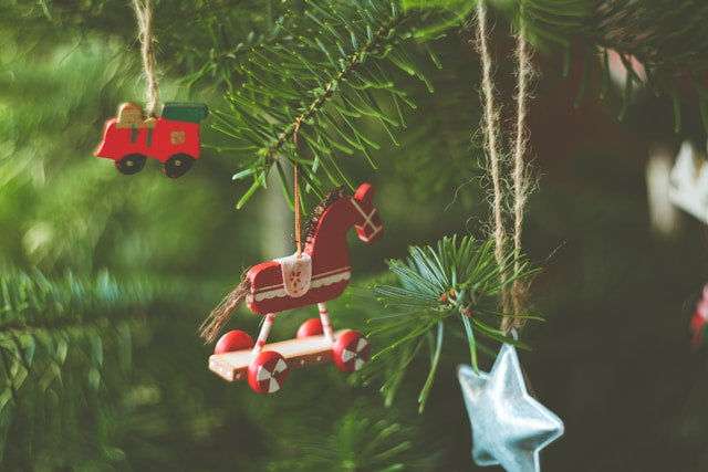 Real Tree Vs. Artificial Tree: Which One Should You Get?